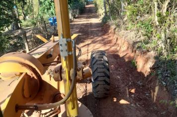 Prefeitura de Itapetininga investe na manutenção de estrada rural no bairro Sabiaúna