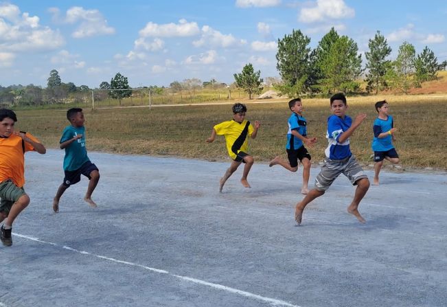Alunos do Sistema Municipal de Educação participam de competições do JEM no Atletismo